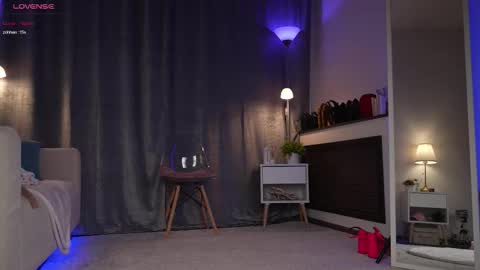 Snapshot of amelyxxx chatting on 10.11.25 Amy online show from 10.11.25