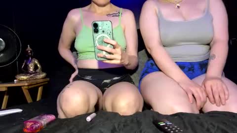 Snapshot of amery_sky chatting on 10.05.25 Amery Sky online show from 10.05.25