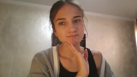 Snapshot of amethystnight_ chatting on 09.17.25 Julia online show from 09.17.25