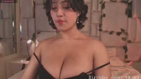 Snapshot of ametrix_ chatting on 10.14.25 online show from 10.14.25