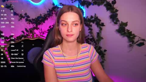 Snapshot of ami_lovee chatting on 11.02.25 ami_lovee online show from 11.02.25