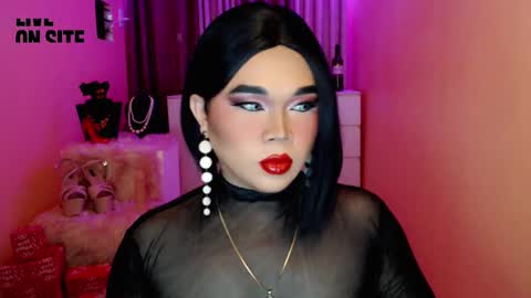 Queen Mireska online show from 12.22.24