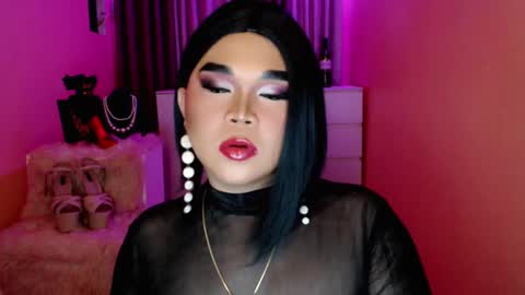 Queen Mireska online show from 01.05.25