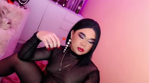 Queen Mireska online show from 01.13.25