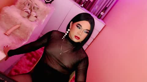 Queen Mireska online show from 01.15.25