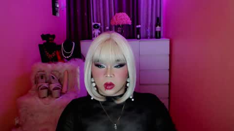 Queen Mireska online show from 01.20.25