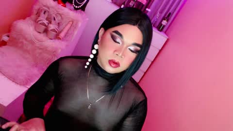 Queen Mireska online show from 01.26.25