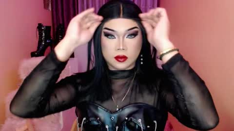 Queen Mireska online show from 10.05.25