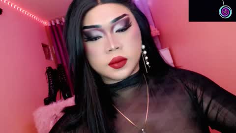 Queen Mireska online show from 11.17.25