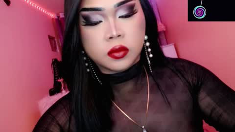 Queen Mireska online show from 11.20.25