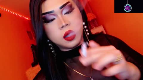 Queen Mireska online show from 11.22.25