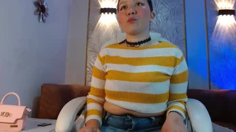 Snapshot of amie_gh chatting on 09.18.25 Amie online show from 09.18.25