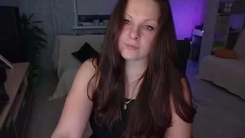 Snapshot of amilafran chatting on 11.07.25 Mila online show from 11.07.25