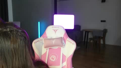 Snapshot of amilia4u chatting on 10.20.25 A online show from 10.20.25