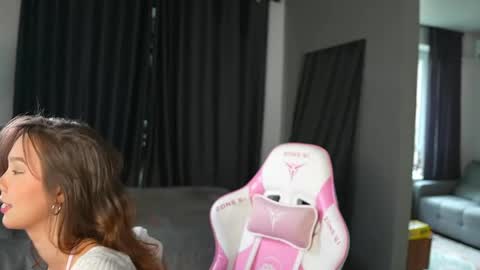 A online show from 04.06.26