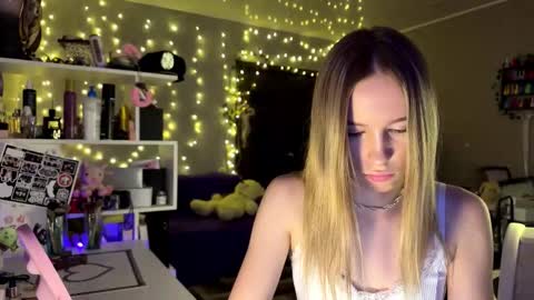 Snapshot of amily_sunray chatting on 02.22.26 Amily online show from 02.22.26