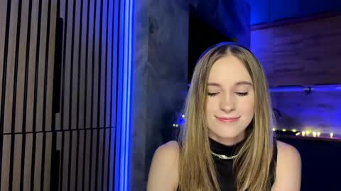 Snapshot of amily_sunray chatting on 05.16.26 Amily online show from 05.16.26