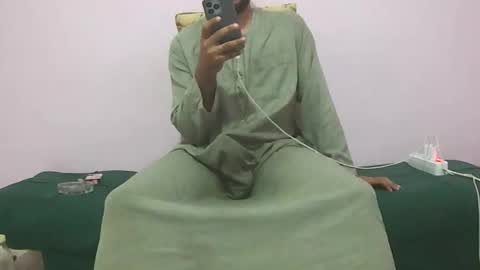 Snapshot of amir_elaraby chatting on 11.03.25 Amir online show from 11.03.25