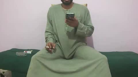 Snapshot of amir_elaraby chatting on 11.04.25 Amir online show from 11.04.25