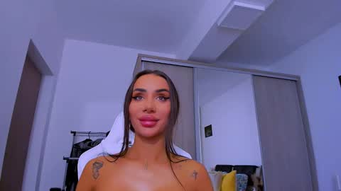 Snapshot of amiracataleya chatting on 01.16.25 Arinna online show from 01.16.25