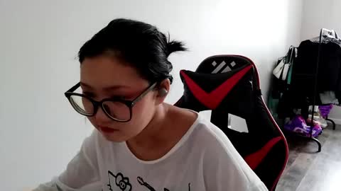 Snapshot of amiramita chatting on 06.03.26 Kathrynenijou online show from 06.03.26