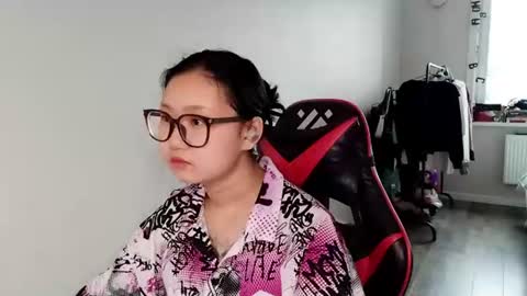 Snapshot of amiramita chatting on 06.12.26 Kathrynenijou online show from 06.12.26
