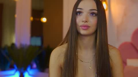 Snapshot of amiraveyl chatting on 10.01.25 Amiraveyl online show from 10.01.25