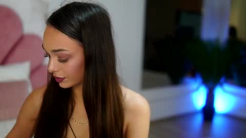 Snapshot of amiraveyl chatting on 10.04.25 Amiraveyl online show from 10.04.25