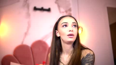 Snapshot of amiraveyl chatting on 11.09.25 Amiraveyl online show from 11.09.25