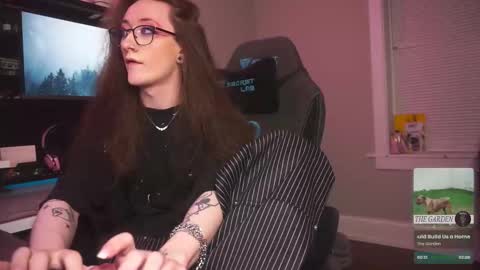 Snapshot of amirinsworld chatting on 11.08.25 Am-er-in online show from 11.08.25