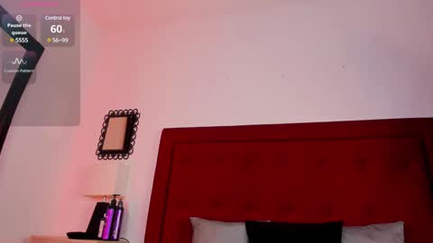 Snapshot of ammbar_foxx chatting on 01.28.25 ambar online show from 01.28.25