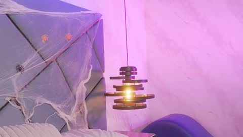 Snapshot of ammy_durand chatting on 10.28.25 ammy durand online show from 10.28.25