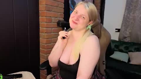 Snapshot of ammy_soon chatting on 06.25.26 Ammy Soon online show from 06.25.26