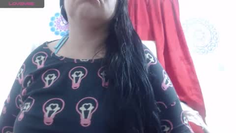 Snapshot of ammyloovee chatting on 10.05.25 Ammy online show from 10.05.25