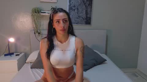 Snapshot of ammyrouse__ chatting on 02.06.26 A M M Y online show from 02.06.26