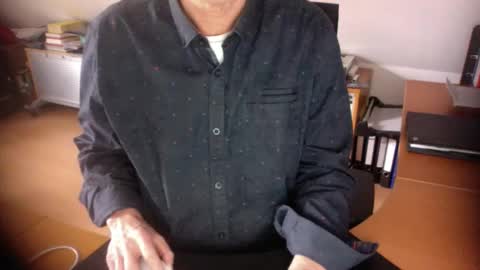 Amor2200 online show from 11.21.25