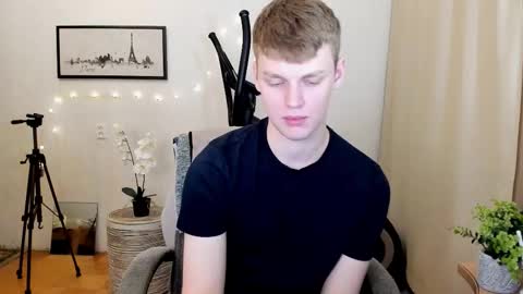 Andrew Amor online show from 11.01.25