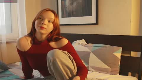 Snapshot of amora_bloom chatting on 11.07.25 amora_bloom online show from 11.07.25