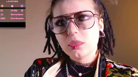 Snapshot of amorefae chatting on 04.07.26 amore online show from 04.07.26