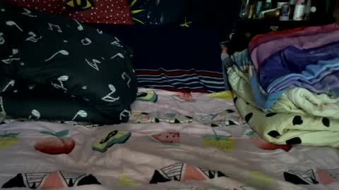 Snapshot of amuy_amuy chatting on 03.04.25 Amuy online show from 03.04.25