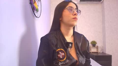 amy__wats0n online show from 01.05.26