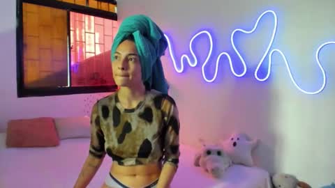 AmyEloise online show from 11.01.25