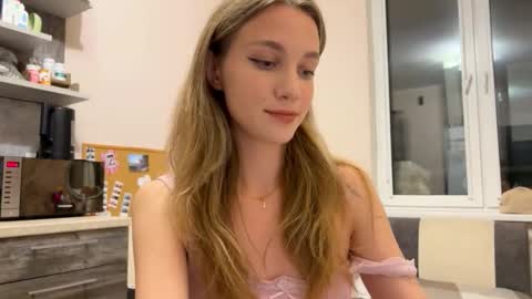 Snapshot of amy_chill chatting on 11.04.25 Amy Chill online show from 11.04.25