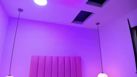 Snapshot of amy_ferreira chatting on 10.14.25 Aleja online show from 10.14.25