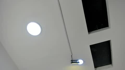 Aleja   online show from 12.22.25