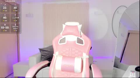 Snapshot of amy_medina_ chatting on 10.02.25 Emily online show from 10.02.25