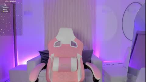 Snapshot of amy_medina_ chatting on 10.03.25 Emily online show from 10.03.25