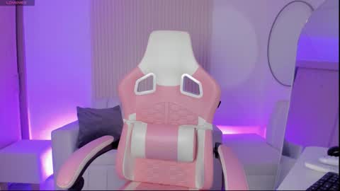 Snapshot of amy_medina_ chatting on 10.10.25 Emily online show from 10.10.25