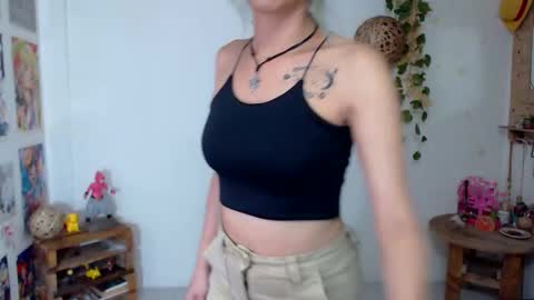 Snapshot of amy_mur chatting on 09.12.25 amy mur online show from 09.12.25