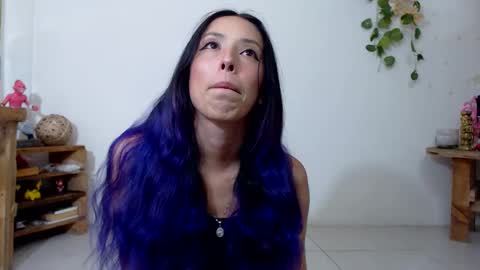 Snapshot of amy_mur chatting on 10.13.25 amy mur online show from 10.13.25